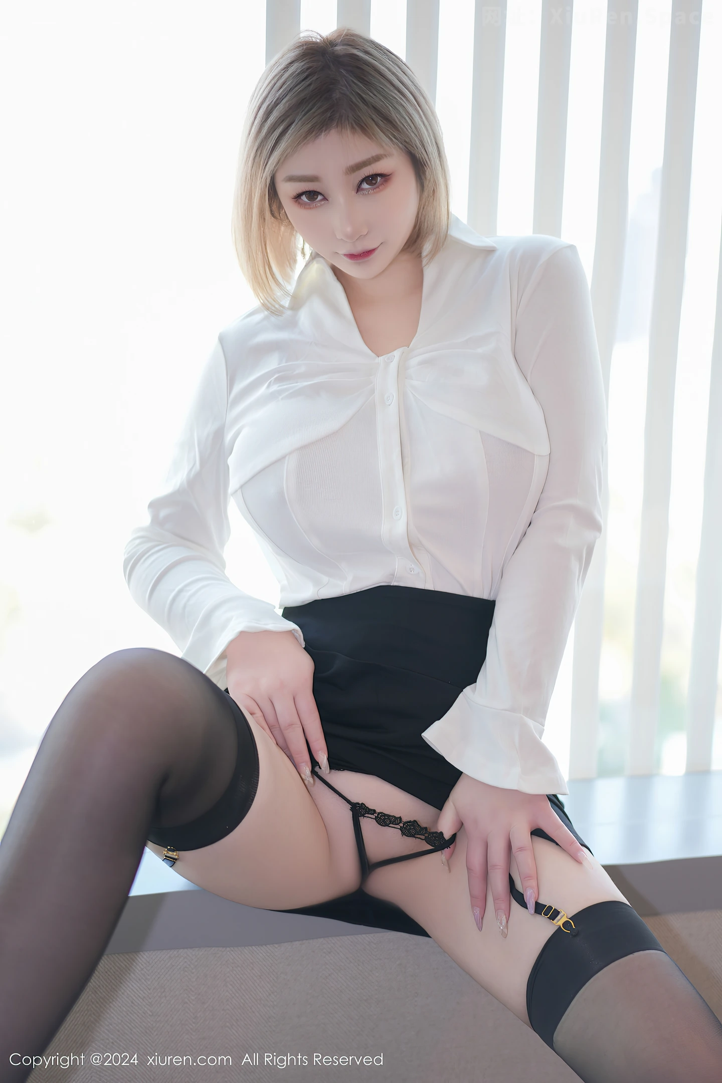 图片[3]-[XiuRen秀人网]VOL.8381 女神妲己 Toxic性感白T配黑短裙露黑色情趣服饰秀美臀诱惑写真70P-秀人网官方网站